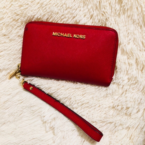 Michael Kors Handbags - Michael Kors Wallet 🔥✨😍❤️